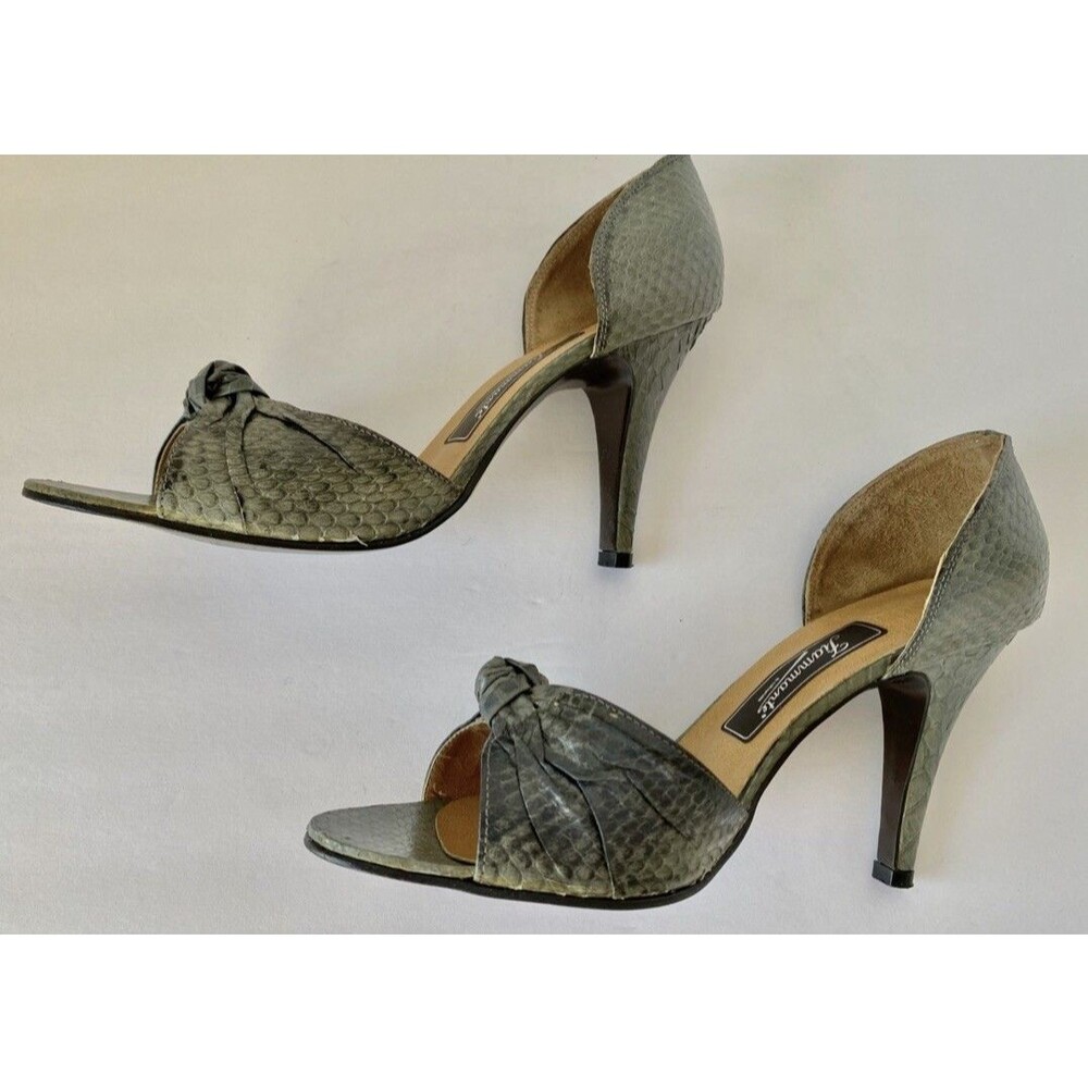 Pre owned Vintage 1970's Fiammonte Color Gray High Heel Sandals. Size 7 1/2 B